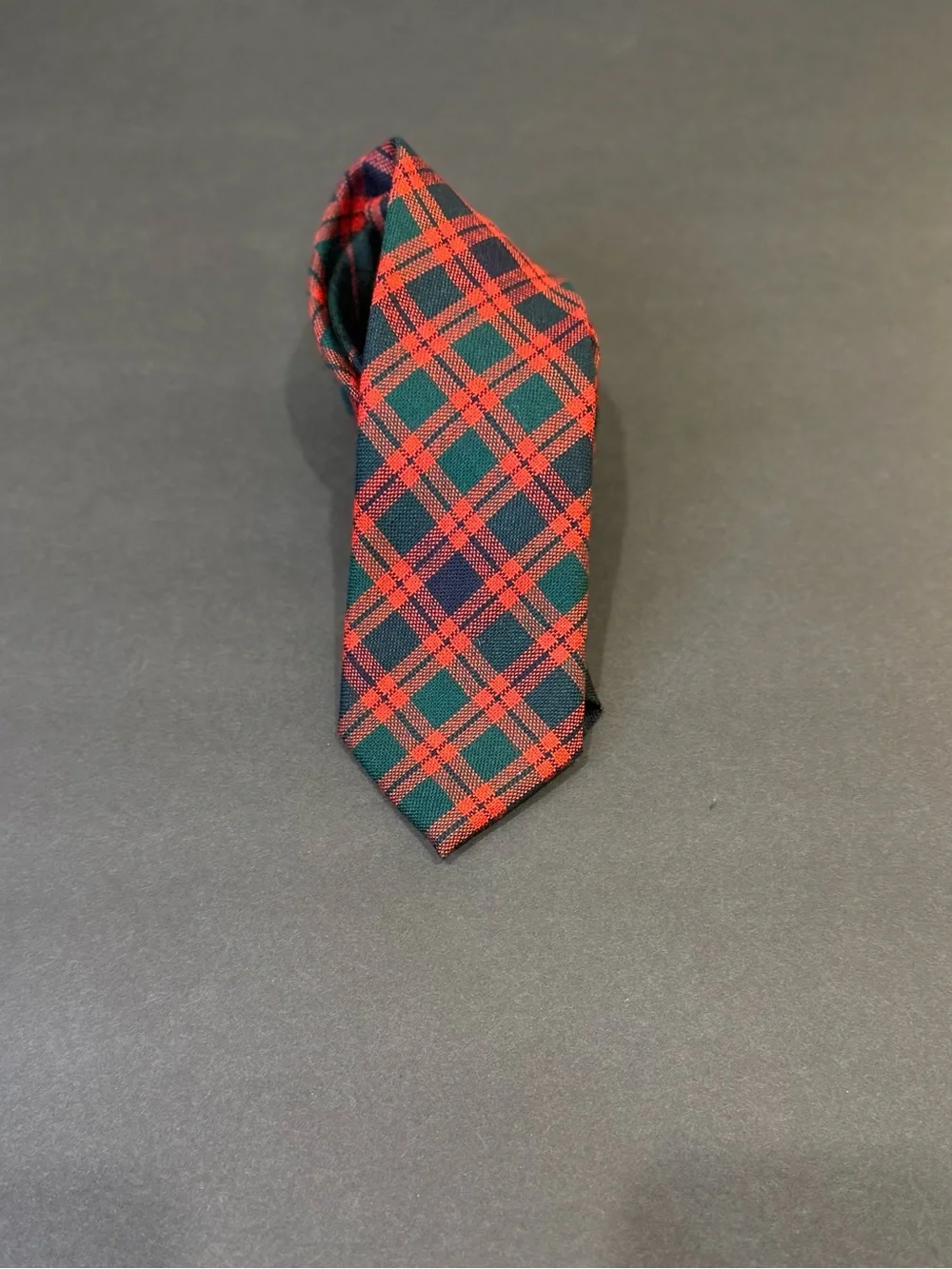 🎄NWOT J.Crew Ludlow 100% Wool Tartan Plaid Necktie Red Green Blue Handmade USA